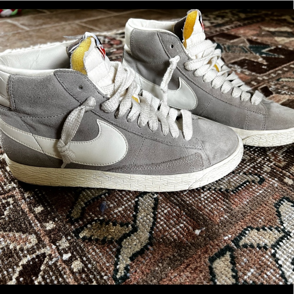 Nike Blazer grey suede